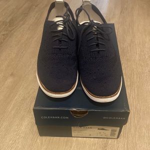 Ladies authentic Cole haan navy shoes Final price before Xmas